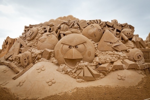 澳洲《愤怒小鸟》巨型沙雕：堪称完美