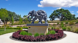 酒庄里的雕塑园：John Jagger惊人的金属雕塑