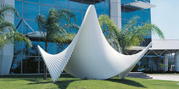 游走在建筑与雕塑之间的理想主义