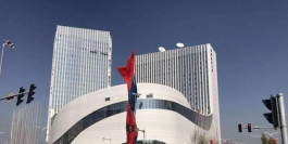 新疆乌鲁木齐建成新的丝路雕塑