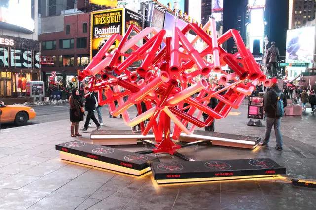 纽约时代广场雕塑景观