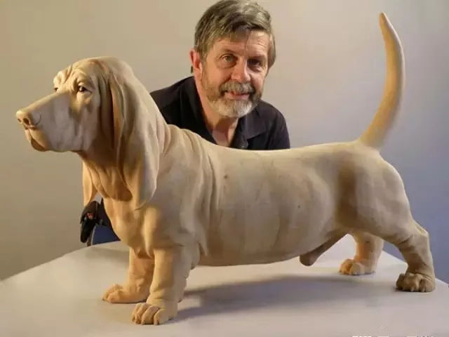 雕塑天才为木雕赋予了生命