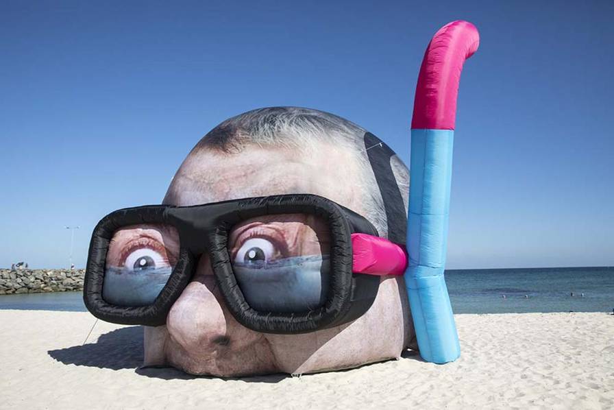 汇聚世界各地艺术家，制作“奇怪”的雕塑