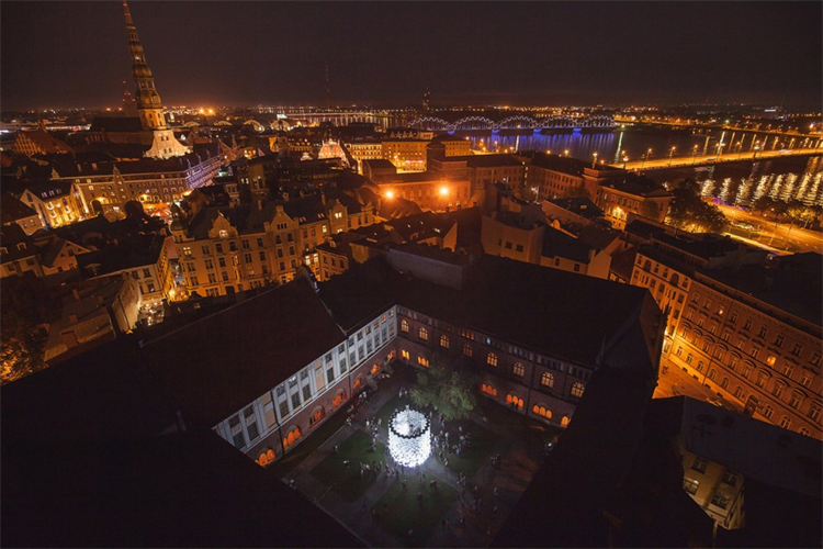 拉脱维亚的冰川展亭