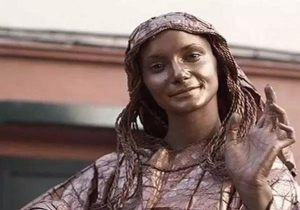 走进行为艺术之真人雕塑风采