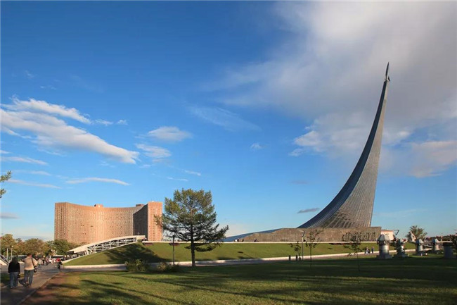 宇宙征服者雕塑